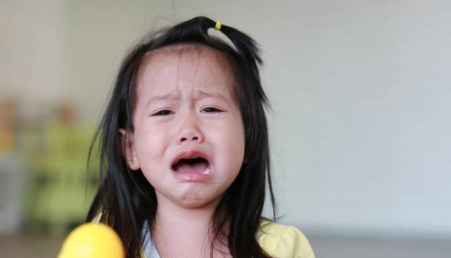 亲姐|还记得11个亲姐凑32万为弟弟娶亲买房的事？还有后续，心酸又现实