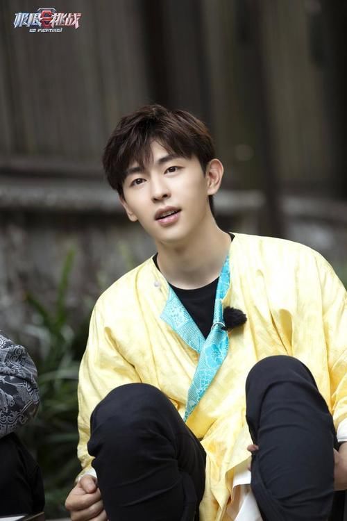  人帮|《极限挑战》收官，邓伦眼红肿，愿意做他们一辈子的弟弟