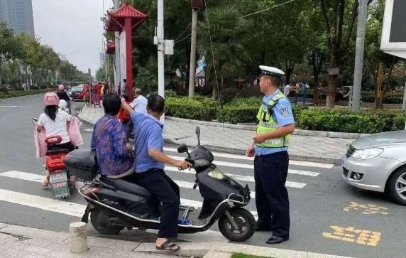 闯红灯|曝光｜|这些不文明交通违法行为被曝光，看看谁“出镜”了