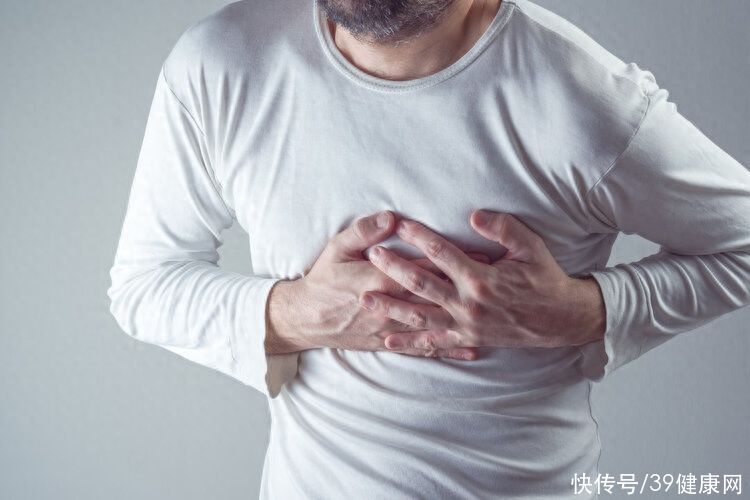 50岁男子每天喝一杯醋软化血管(65岁大叔，坚持每天喝醋“软化血管”，半年后，他的身体怎样了？)