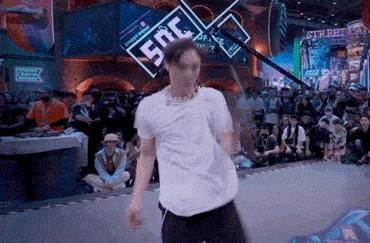  街舞|《这就是街舞》明星上脚谁最狠？王一博同款竟然有钱都买不到.