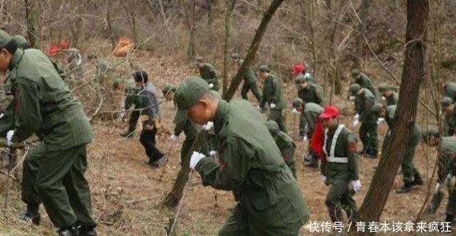 孩子|短短30秒，4岁男孩在家门口失踪了，29年后一长相颇像的男子出现