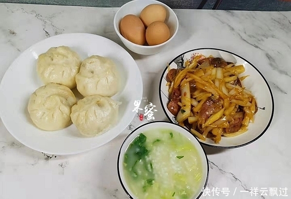 家人|一家三口的早餐,简单快捷,经典营养,家人连夸味美