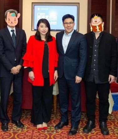  豪门|霍启刚真“自恋”，让三娃在饭桌上看自己上电视，豪门饭桌真简单