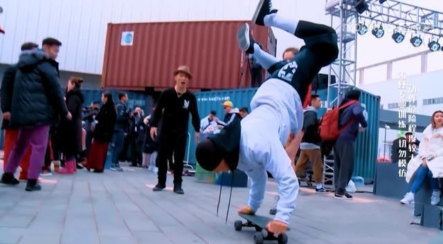  现场|《街舞3》定档7月18日，四位队长同台，王一博张艺兴现场默契互动