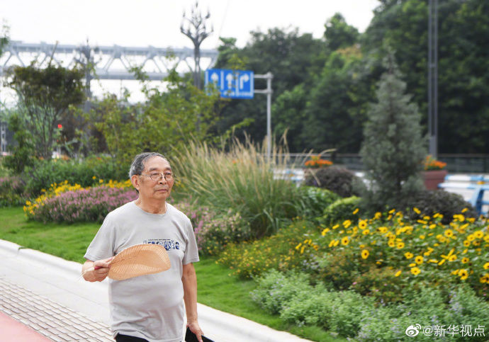 城市|嘉陵江边的“城市阳台”