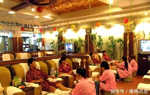 生意|“鱼疗”生意爆火,老板却因此有苦说不出,鱼儿:来生还做咸鱼