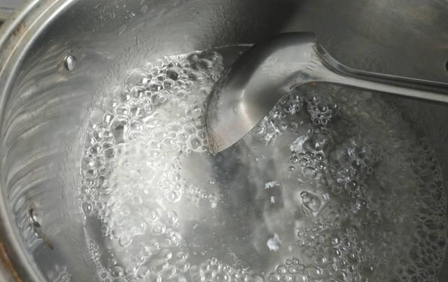  清凉|炎炎夏季，教你做Q弹滑爽的冰粉，香甜嫩滑，清凉又解暑