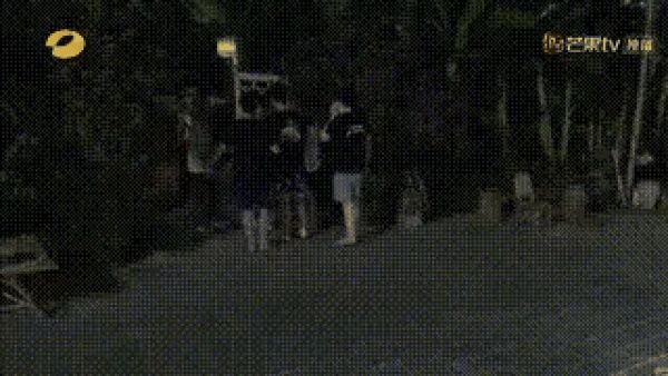 娜娜|欧阳娜娜认黄磊为师傅,这是要成为张艺兴的师妹?太自来熟了吧