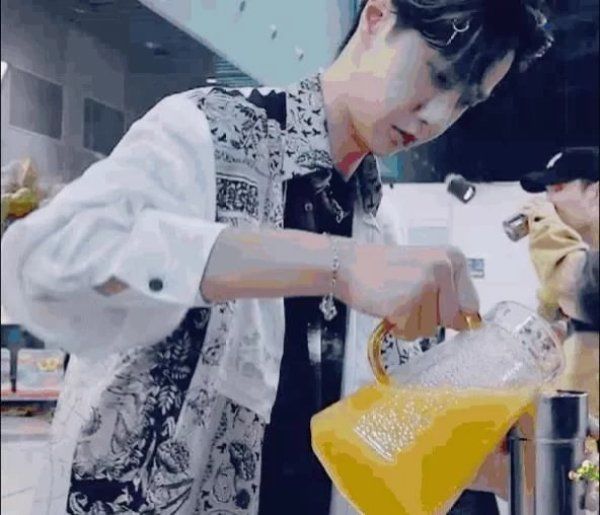 开播|《街舞3》开播燃炸了!钟汉良替补罗志祥,张艺兴是搞笑担当?