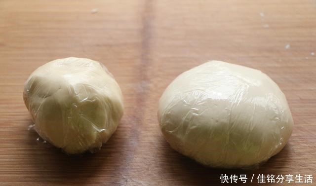 老少皆宜|中式月饼最爱这款,层层酥脆,鲜嫩多汁,做给家人吃,老少皆宜!