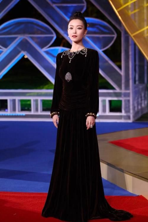 倪妮|眼光高！范丞丞自曝理想型女生是倪妮，和姐姐范冰冰都是气质型