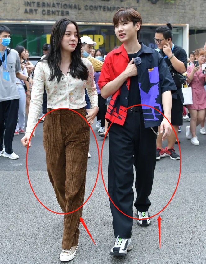  待遇|欧阳娜娜节目生图照，失去十级精修待遇后，真实腿围我没眼花吧？