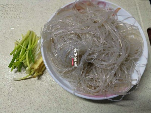 下饭|秋凉后，家人就爱这道菜，荤素搭配好丰富，咸鲜下饭，满嘴香