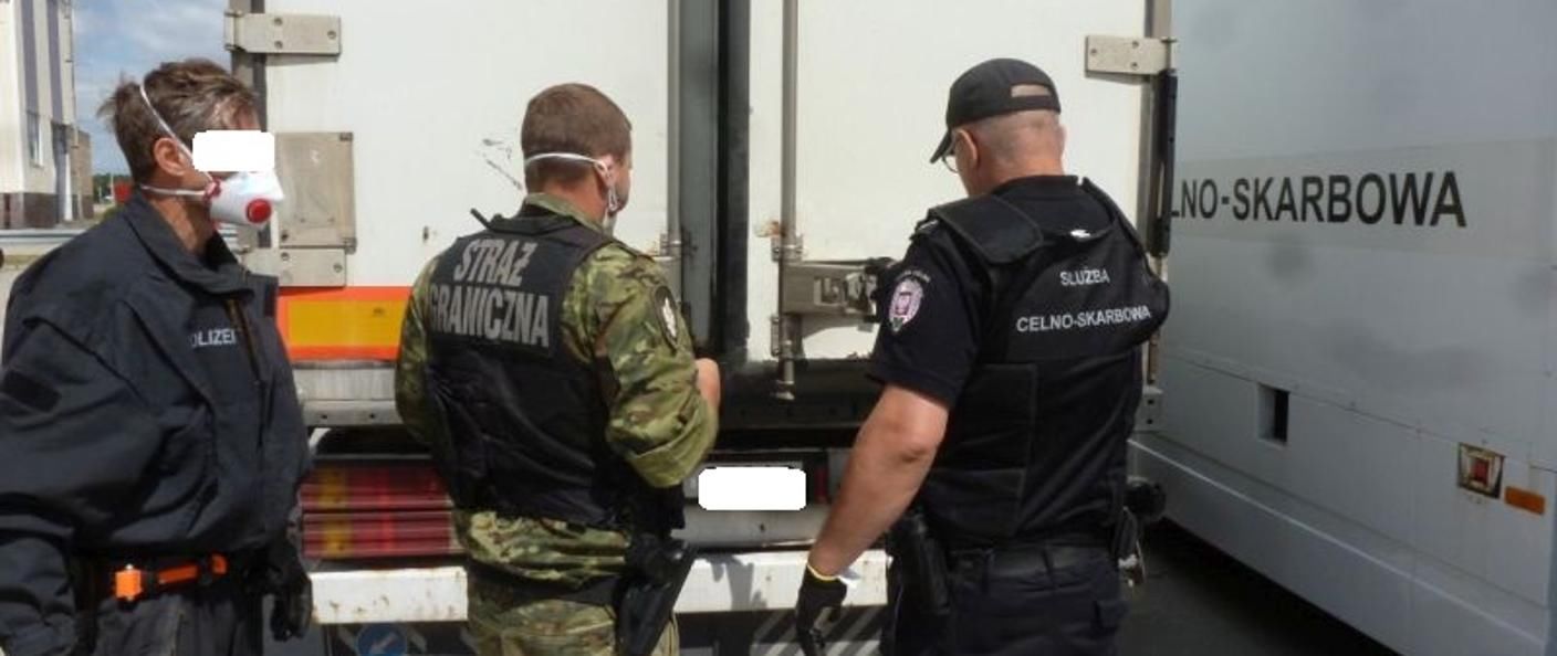 货车|波兰冷冻货车发现7名越南偷渡者 年龄最小者只有15岁