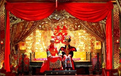 男方家|清宫老太监回忆皇帝大婚当晚,皇后必须先吃一物,你可能也吃过