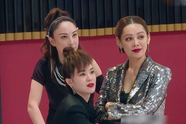  箭头|都说《乘风破浪的姐姐》里郁可唯抱宁静大腿可她们明明是双箭头