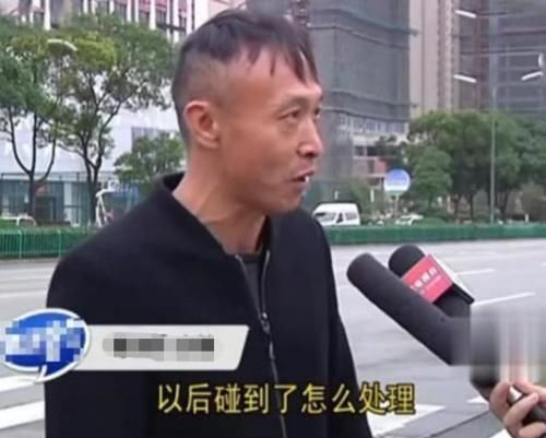 主动|车主开车主动礼让行人，不料遭3女子戏耍，真是太过分了