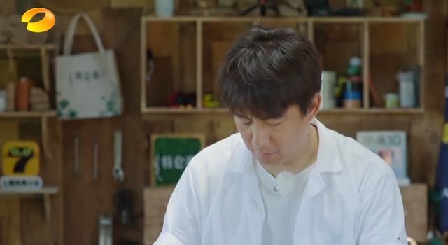  不录|黄磊厨房连轴转，37度高温生炉做饭，妻子孙莉心疼落泪：咱不录了