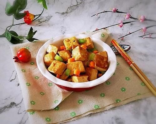  正宗|为什么饭店的红烧豆腐那么好吃，教你一招，做出正宗的红烧豆腐