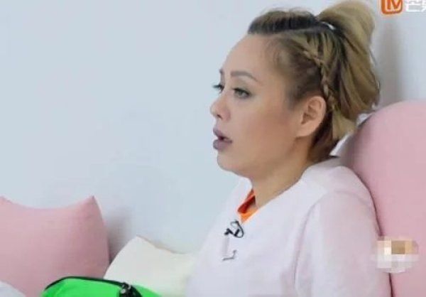  姐姐|姐姐们吐槽训练室味道大，都是汗臭味，得知之前咋应对的：太惨了