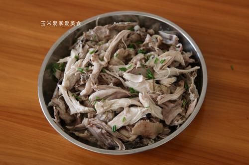  抠门|晒晒农村聚餐家宴，6菜1汤15个人吃，网友：抠门，菜太少，不够吃