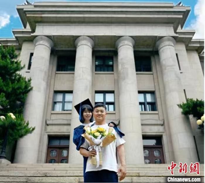 男子在机场丧失自主呼吸和心跳 医学情侣联手“教科书式”救人