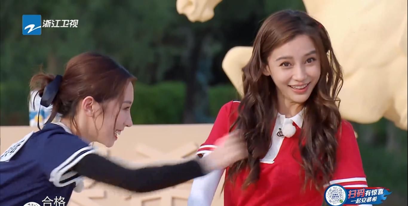 魅力|Baby为证自己天然脸,用8个夹子夹脸?网友:让人不敢相信!