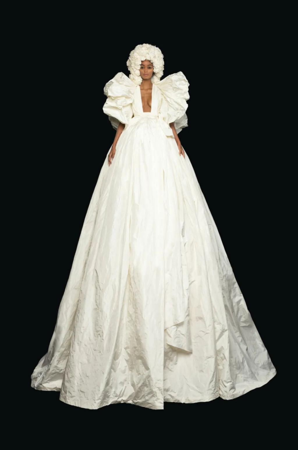  高级|Valentino2020秋冬高级定制，一次人与数码技术的对话