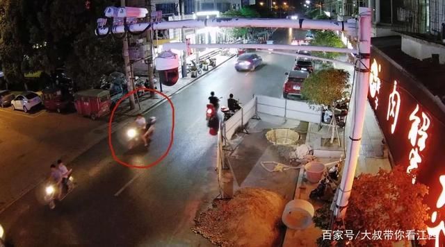 肉蟹煲门口|一把车钥匙能开两个锁!男子上演“盗车”乌龙