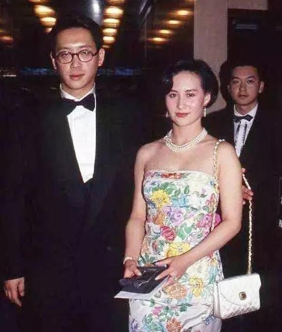 真的|何超琼为了家族牺牲婚姻，错过陈百强杨其龙，真的值得吗？