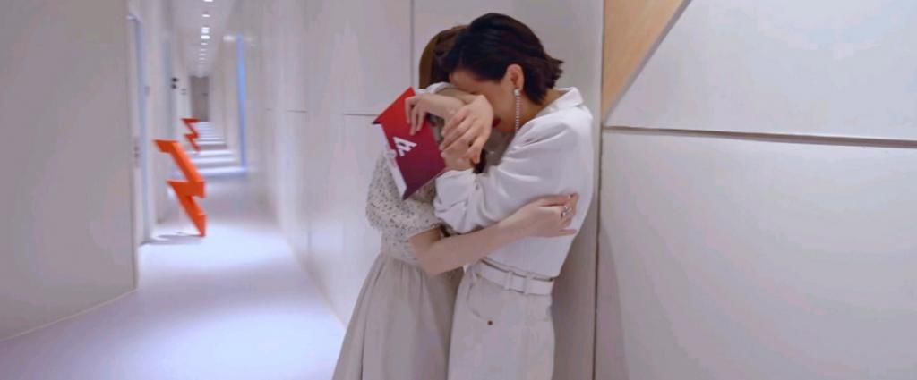  不想|不想红但一直上热搜,这解释苍白吗