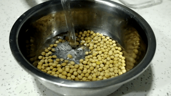  15克|1碗黄豆，一杯牛奶，教你做入口即化的豆乳布丁，豆香浓郁营养好