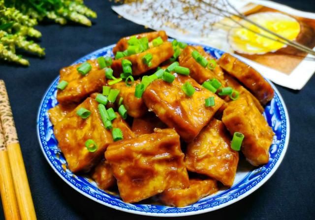  大盘|这菜我家隔几天做一回，2块钱炒一大盘，比肉还好吃，总也吃不腻