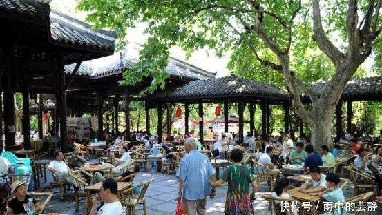 恢复正常|美媒:最早经历疫情的中国,日常生活已经开始恢复正常