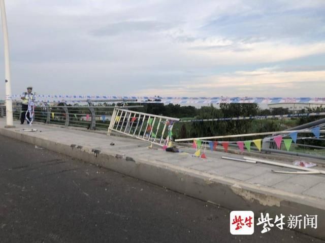  司机|工程车冲破护栏坠落高架，司机侥幸生还