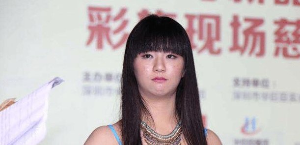 彩旗|“小彩旗”完全跑偏了！21岁就胖成大妈，杨丽萍：她已经走丢了