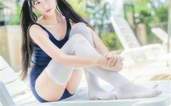 好看|有种死库水叫冯提莫的泳衣！连体款还自带白丝腿，太好看了