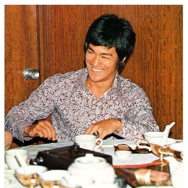  哲学|李小龙当年究竟做了什么，直到现在还口口相传