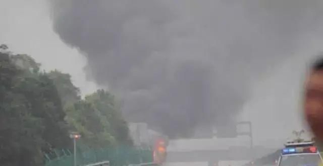 汛期|淀山湖安全课堂丨汛期来了!哪些化学品遇水就反应?起火怎么办?这份清单写全了