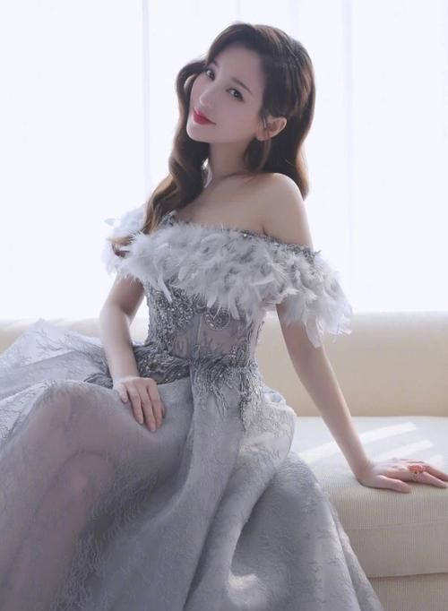 变得|像唐嫣像鞠婧祎就是不像自己，她的脸变得是连林俊杰都认不出