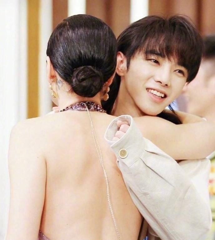  圈粉|宝藏男孩华晨宇的各种圈粉细节！被90后歌王人格魅力深深吸引了！