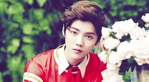  晃眼|鹿晗晒与邓超合影：鹿晗白得晃眼邓超油腻，后者反击说出真相！