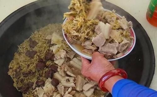 杀猪|论东北人“吃到过瘾的美食”,杀猪菜不算啥,最后一个才最狠