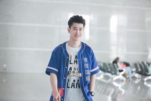 天天向上|从UNIQ队长到《追逐梦想》,周艺轩如何慢慢活在王一博光芒之下