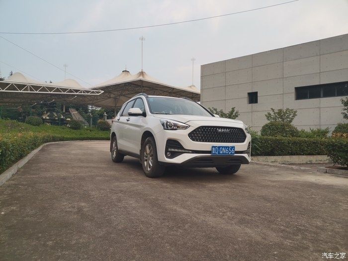  用车|颜值出众，空间宽敞，配置丰富，油耗不高，家庭用车首选哈弗M6！