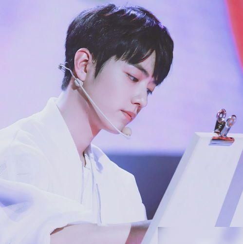  战火|《余生请多指教》和《狼殿下》将播，肖战火热来袭，期待