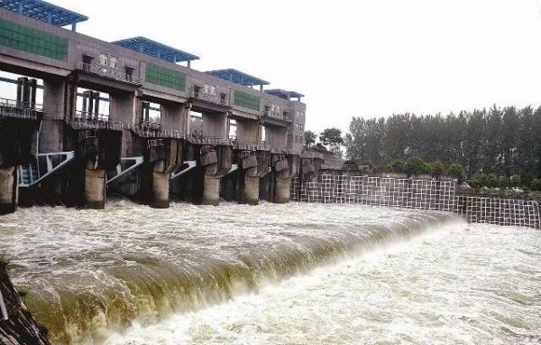 泄洪闸|宿鸭湖水库开闸放水 板桥水库严阵以待