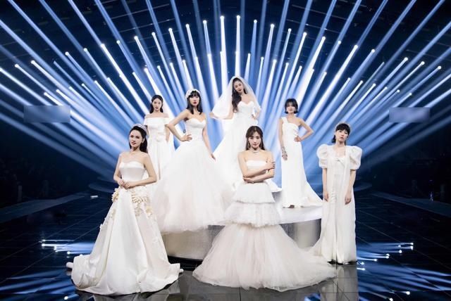  吴昕|张萌吴昕主持《姐姐》总决赛 李斯丹妮团全员穿婚纱