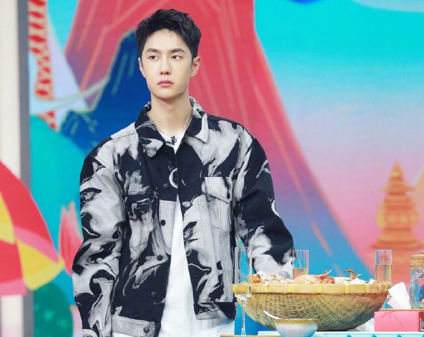  天天向上|《天天向上》丰收游，王一博遭受“挫折教育”，粉丝笑得像个后妈